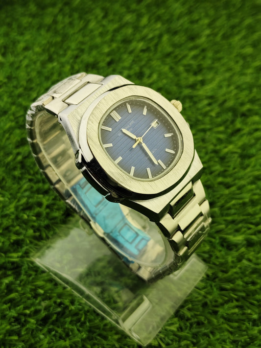 Chain watch with blue dial